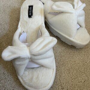 Kensie White Velour and Faux Fur Slippers - NEW